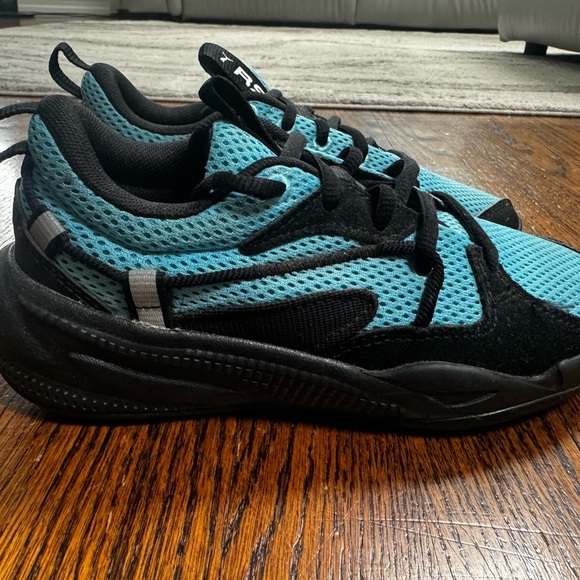 Kids Puma Dreamer Sneakers - Size 2.5Y - Picture 2 of 9